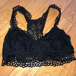 🦋American eagle black bralette